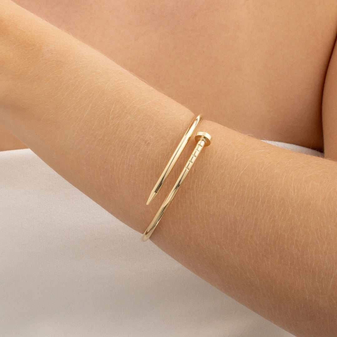 Bracelete de Prego Liso Banhado a Ouro 18K