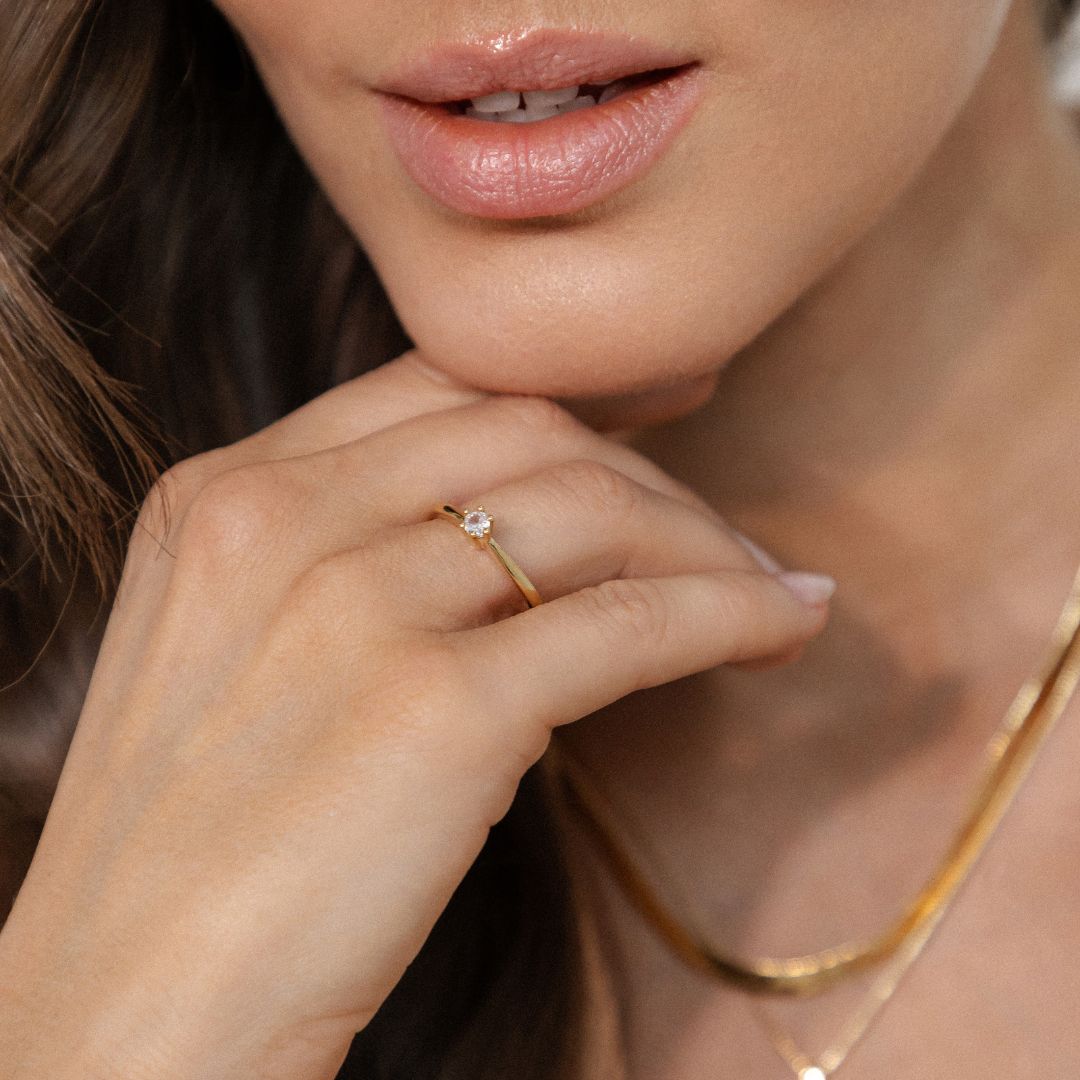 Anel Solitário com Zircônia Redonda 4mm Banhado a Ouro 18k