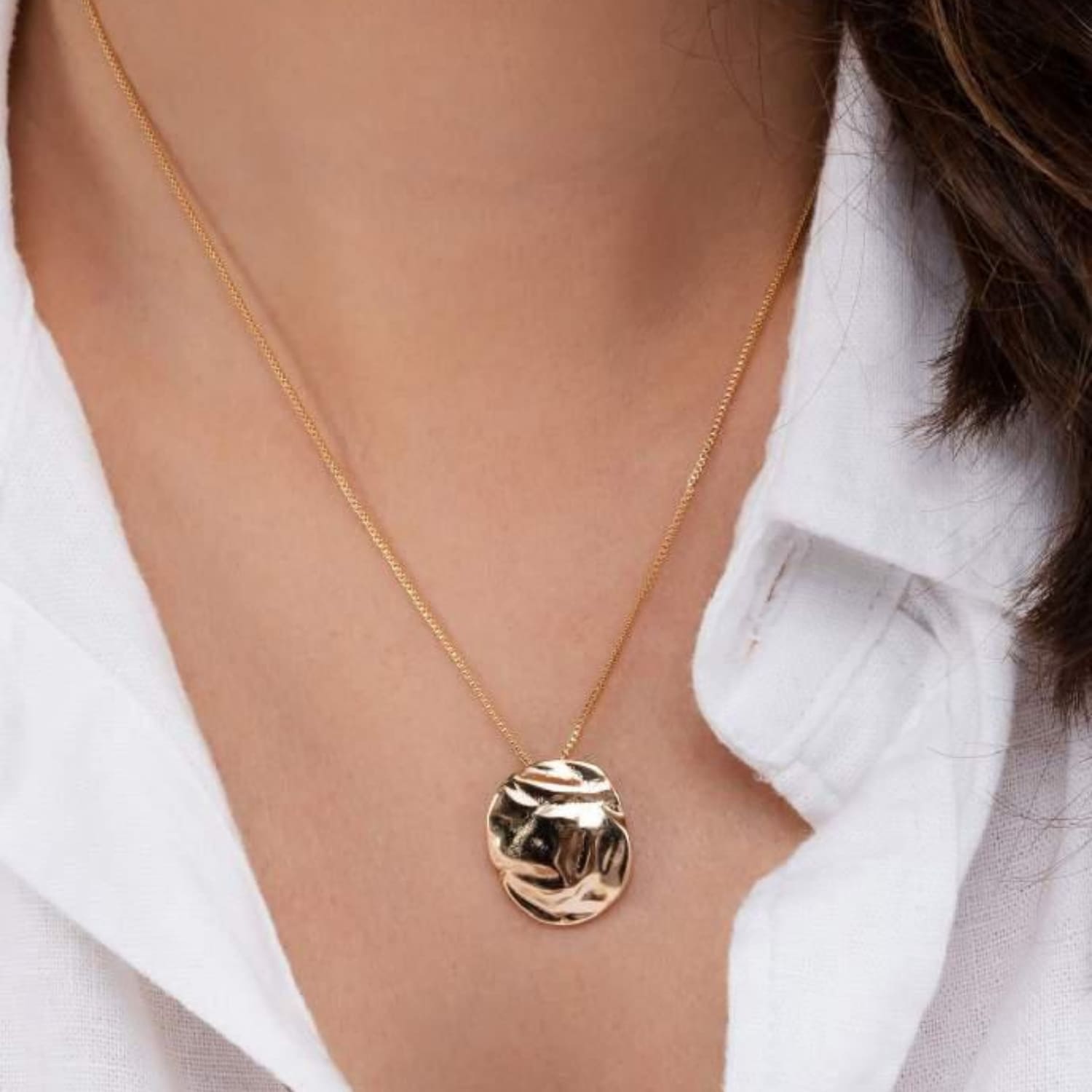 Colar Redondo Trabalhado Banhado a Ouro 18K