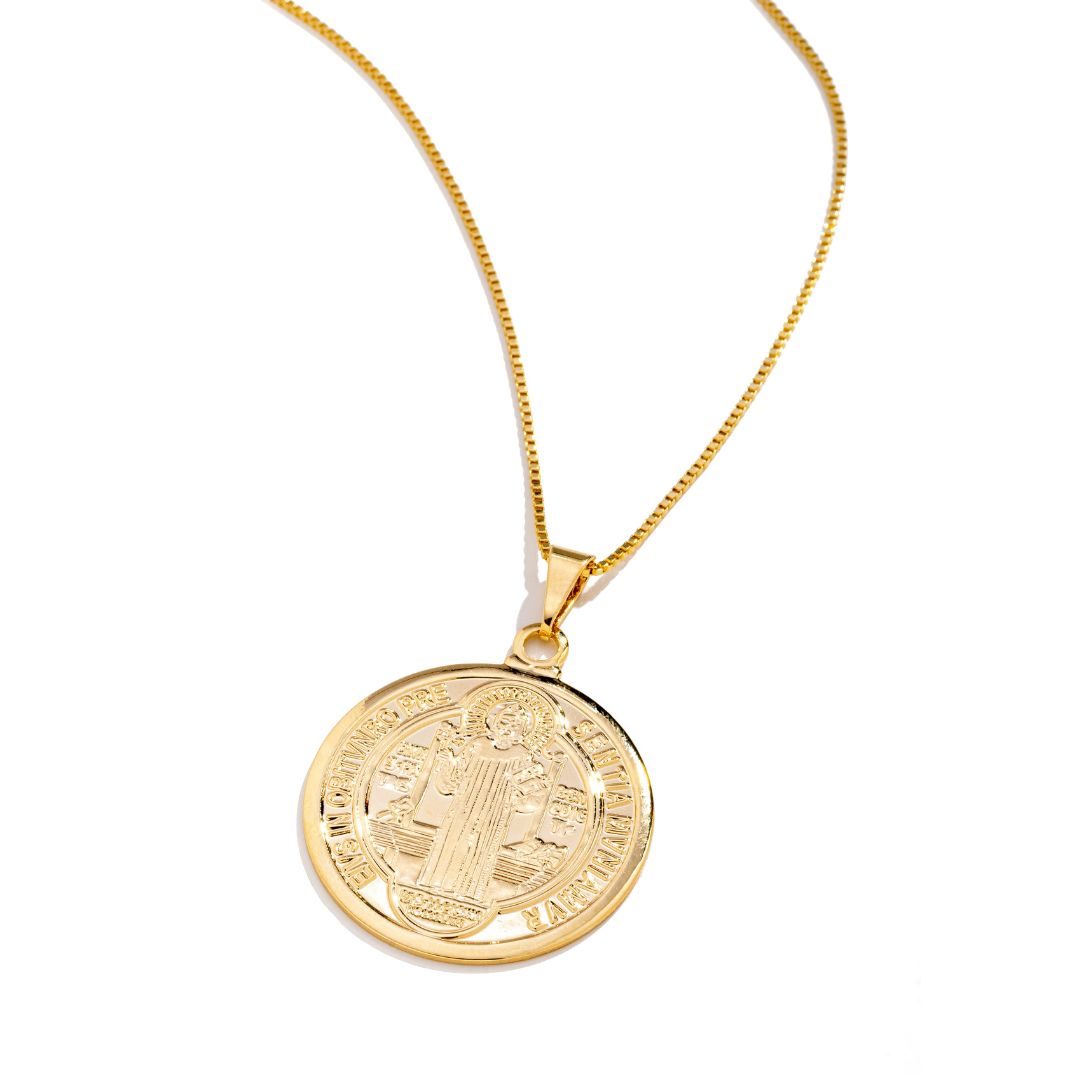 Colar Medalha São Bento Banhado a Ouro 18K