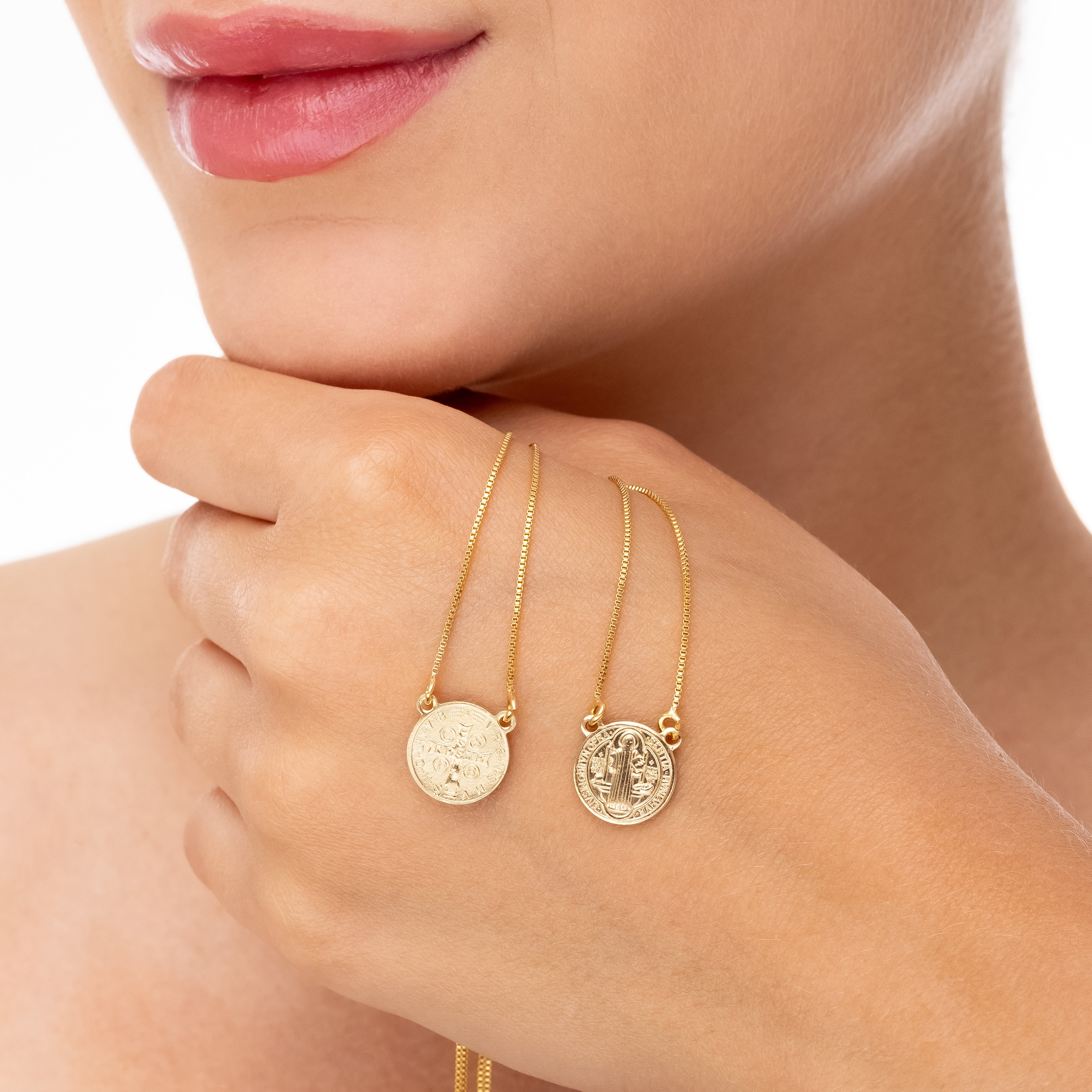 Escapulário São Bento com Corrente Veneziana Banhado a Ouro 18k