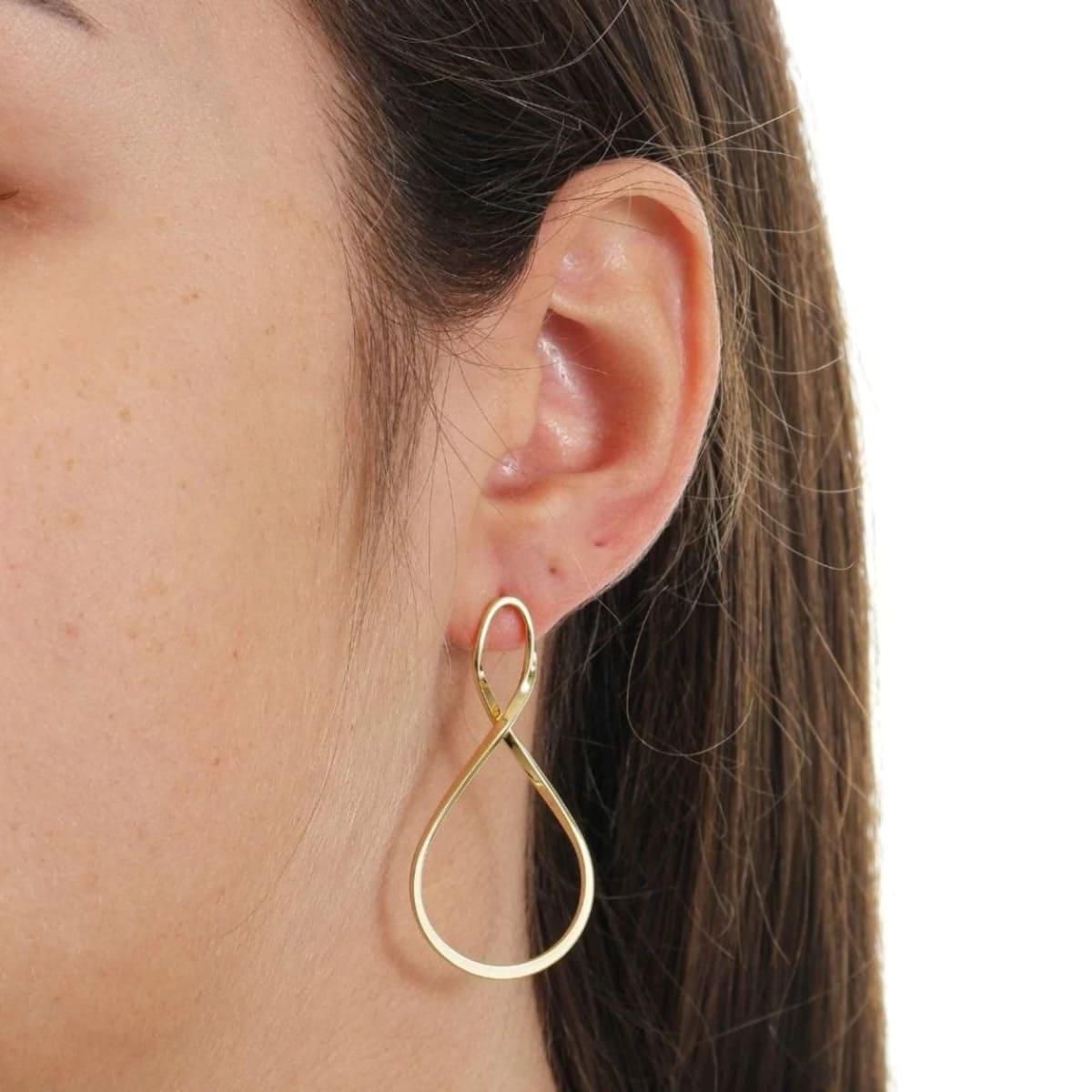 Brinco Infinito Banhado a Ouro 18k - Mafê Acessórios