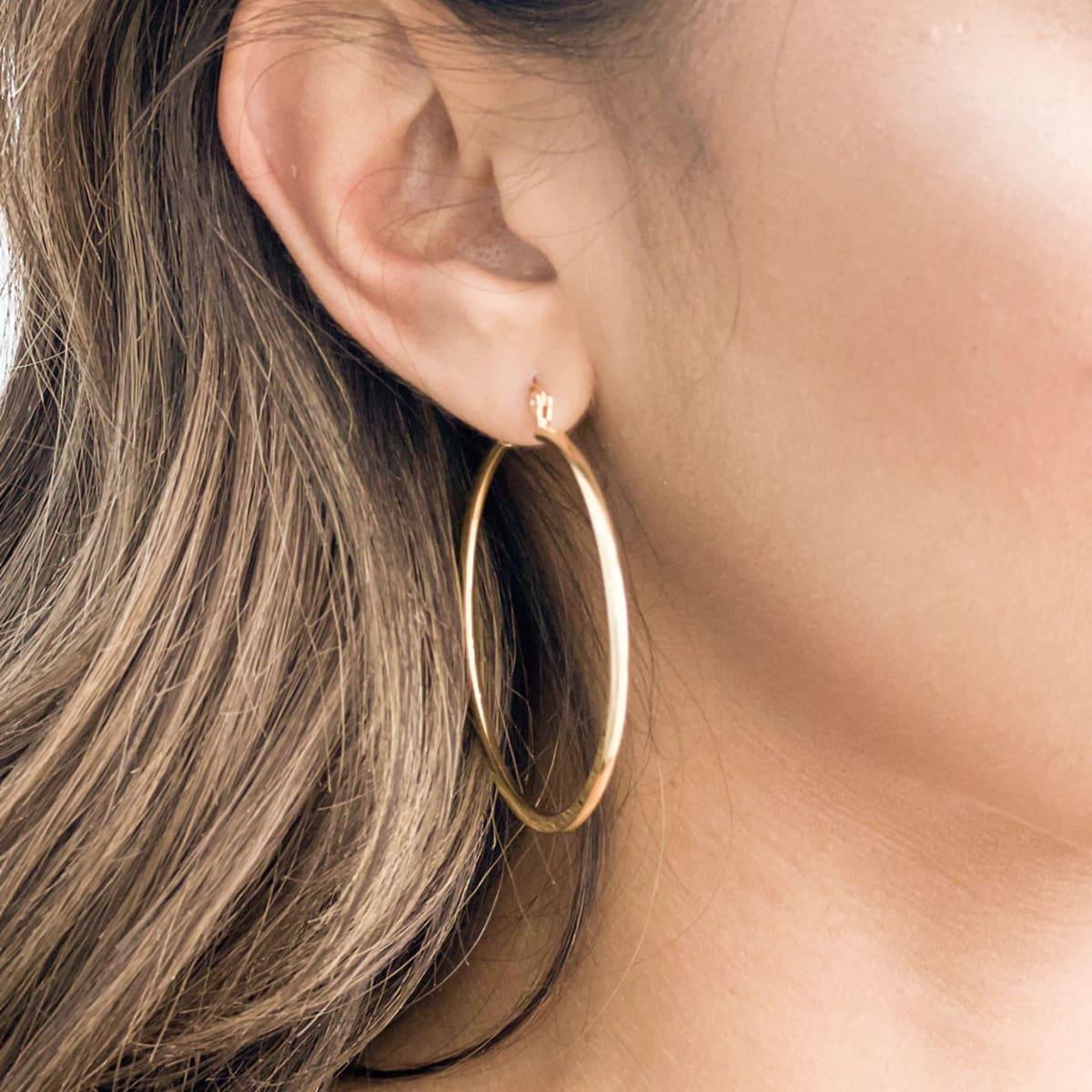 Brinco Argola Clássica Banhado a Ouro 18k - Mafê Acessórios