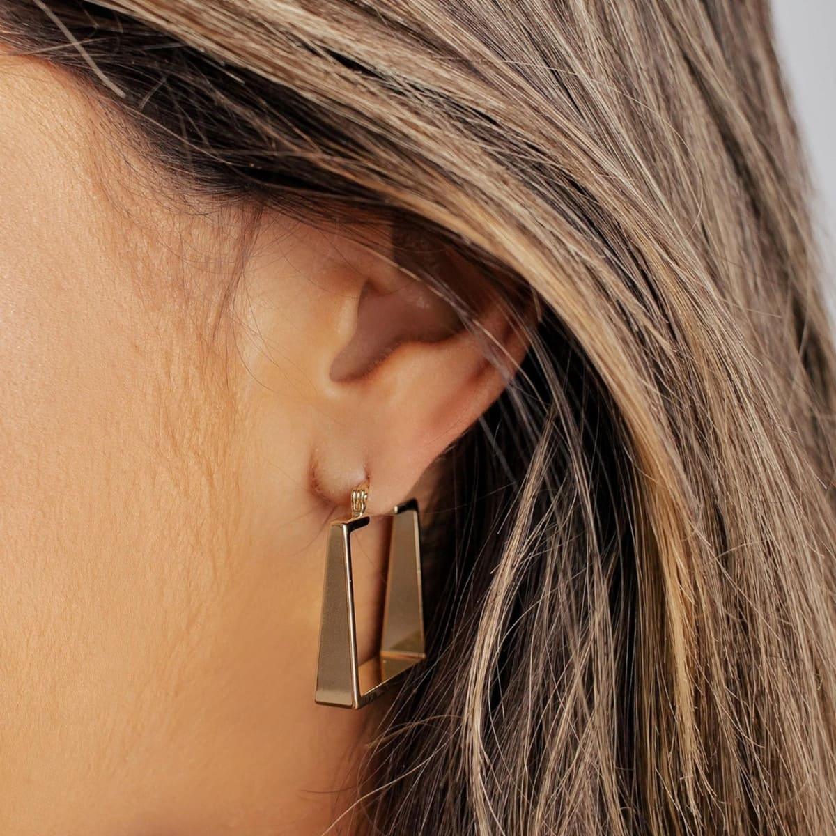 Brinco Quadrado Moderno Click Banhado a Ouro 18k - Mafê Acessórios