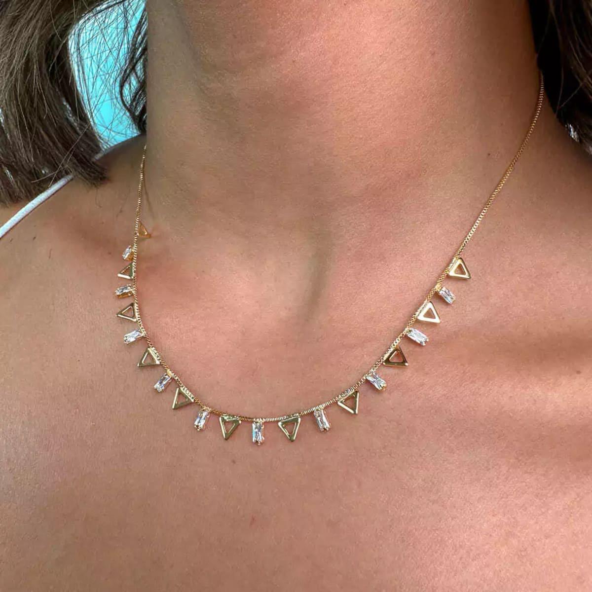 Choker Triângulos com Mini Rivieras Banhado a Ouro 18k - Mafê Acessórios