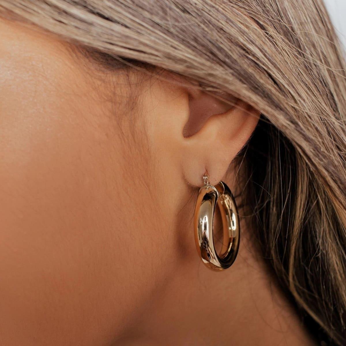 Brinco Argola Tubular Click Banhado a Ouro 18k - Mafê Acessórios