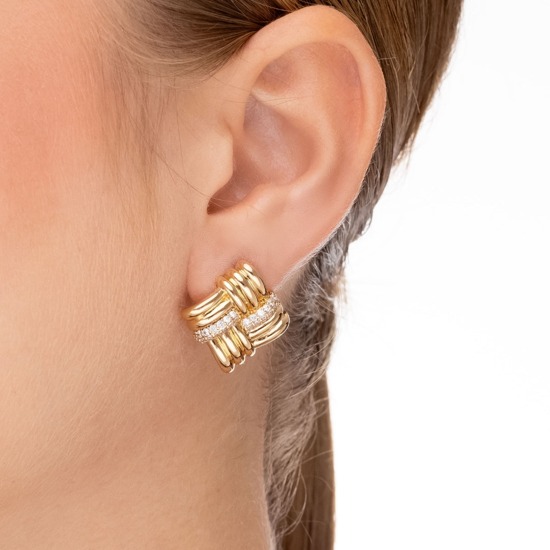 Brinco Quadrado Cravejado Microzircônias Banhado a Ouro 18k