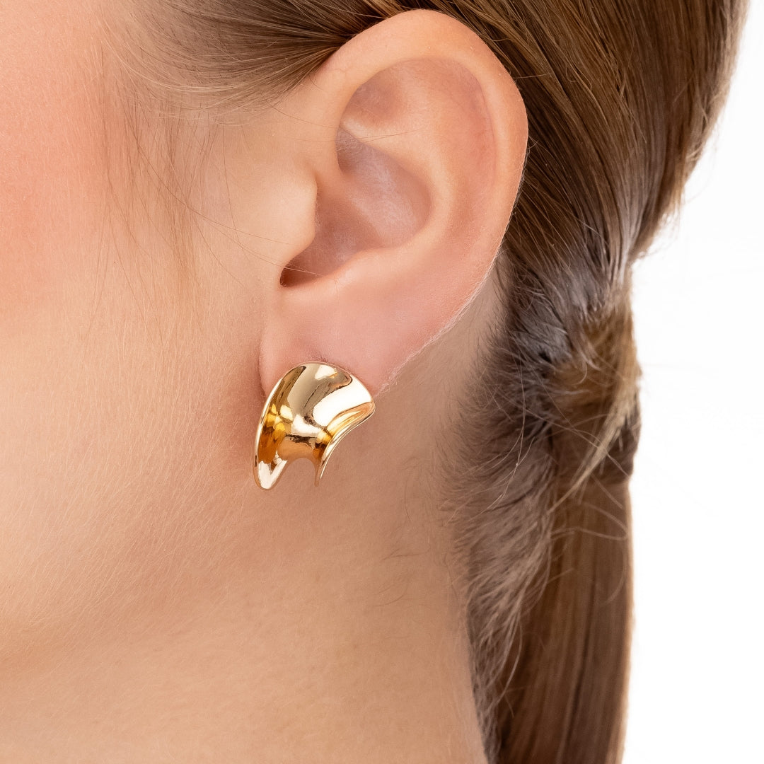 Brinco Meia Argola Côncava Banhado a Ouro 18k