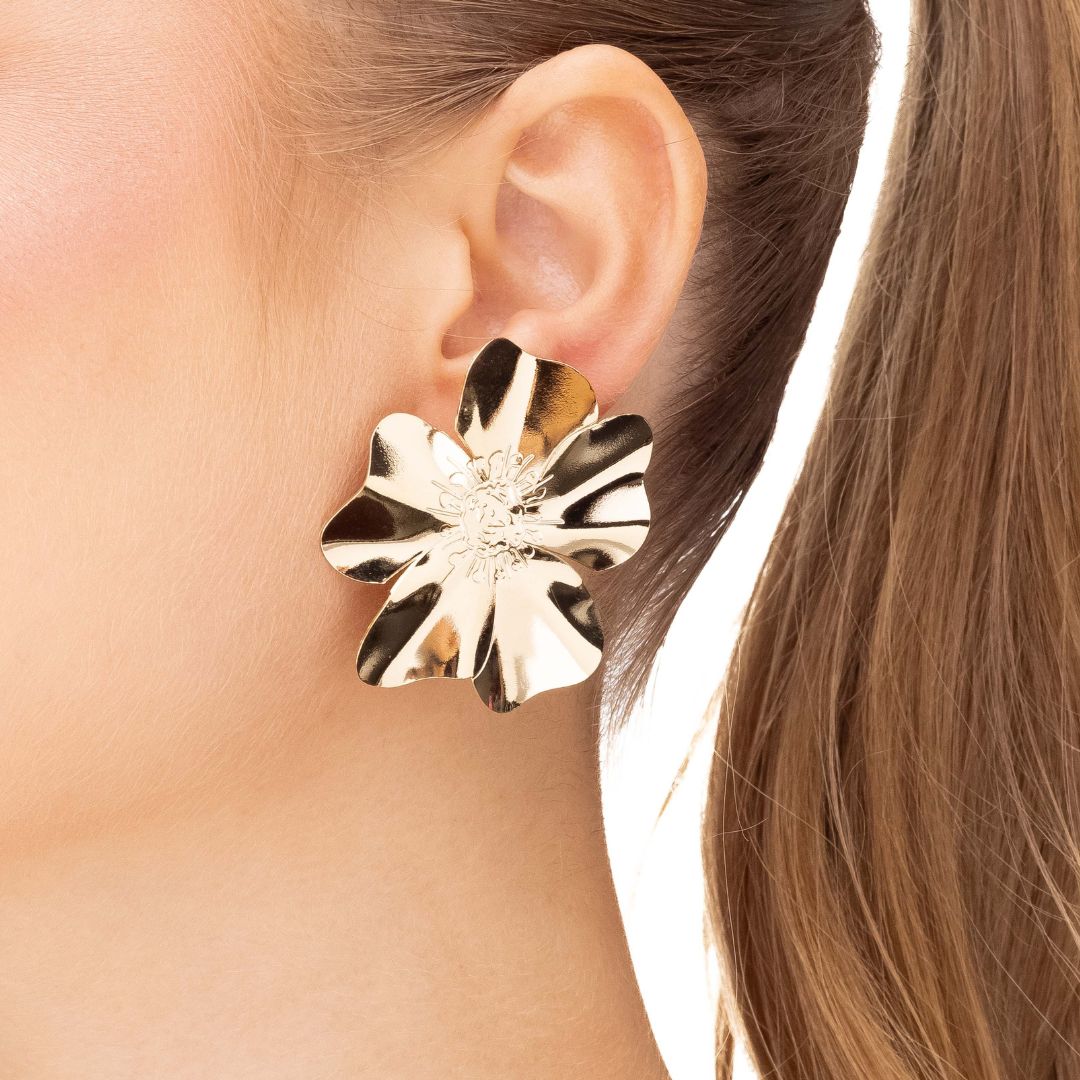 Brinco Flor Grande Banhado a Ouro 18K