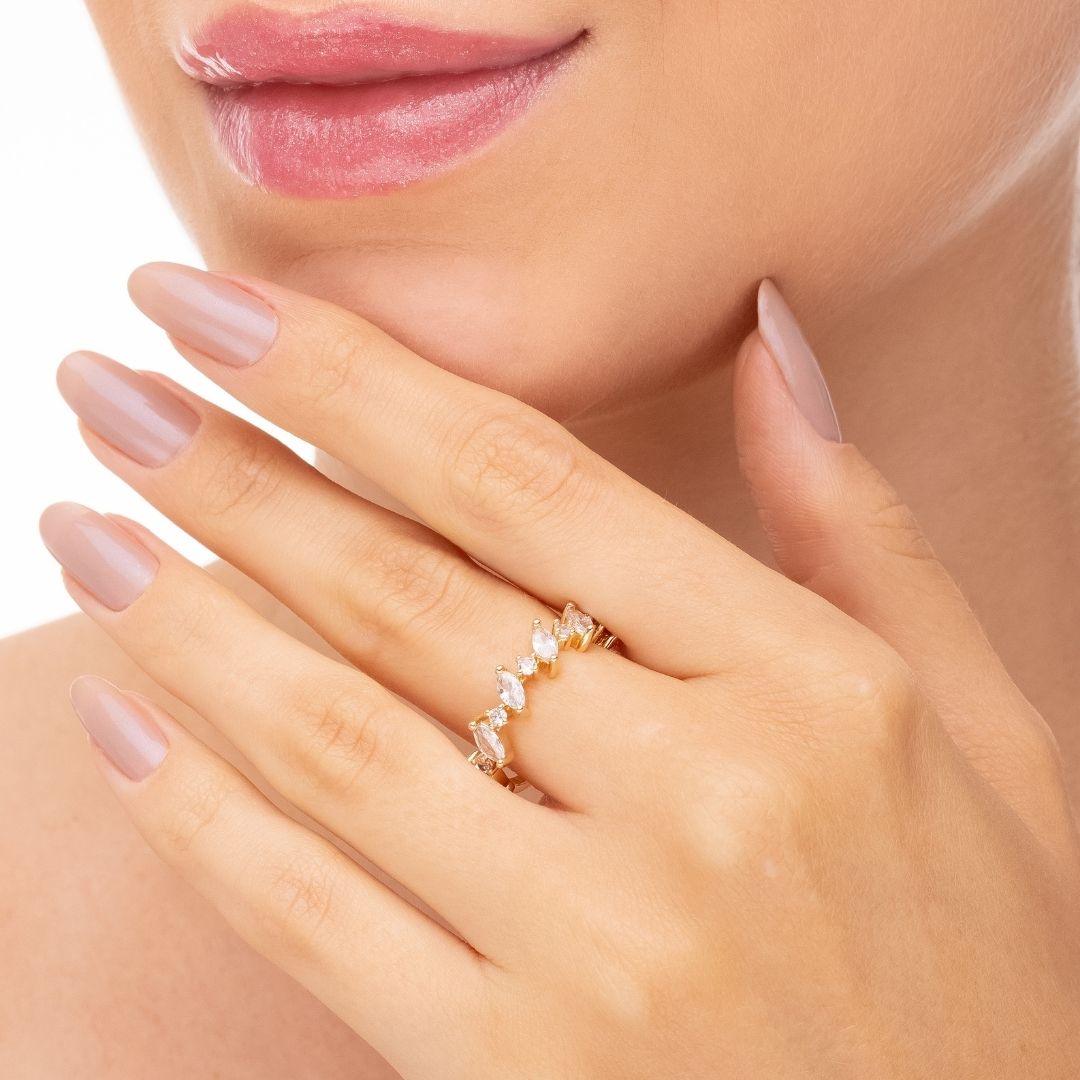 Anel Cravejado com Zircônias Banhado a Ouro 18k