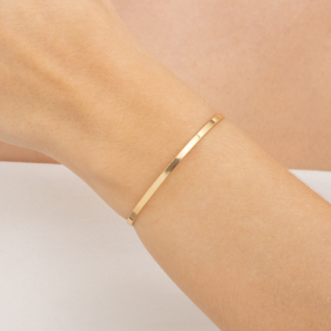 Bracelete Fio Laminado 2mm Banhado a Ouro 18K