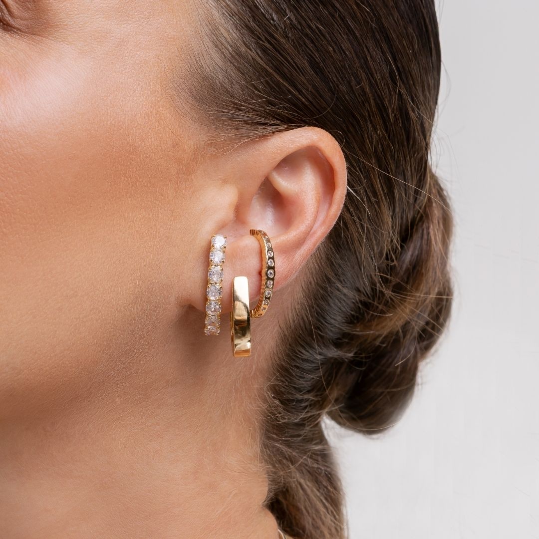 Brinco Ear Hook com Zircônias Cristais Banhado a Ouro 18k