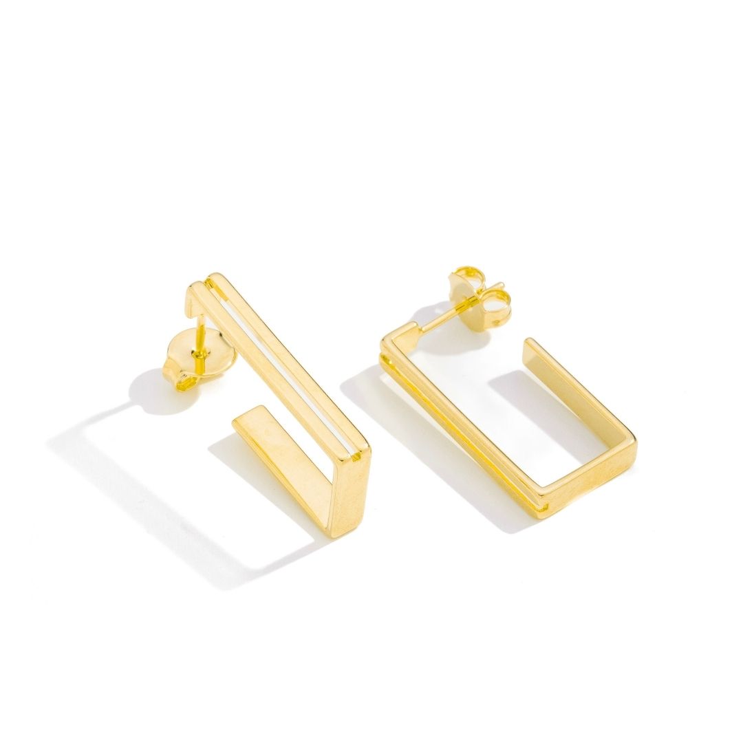 Brinco Retangular Pequeno Banhado a Ouro 18K