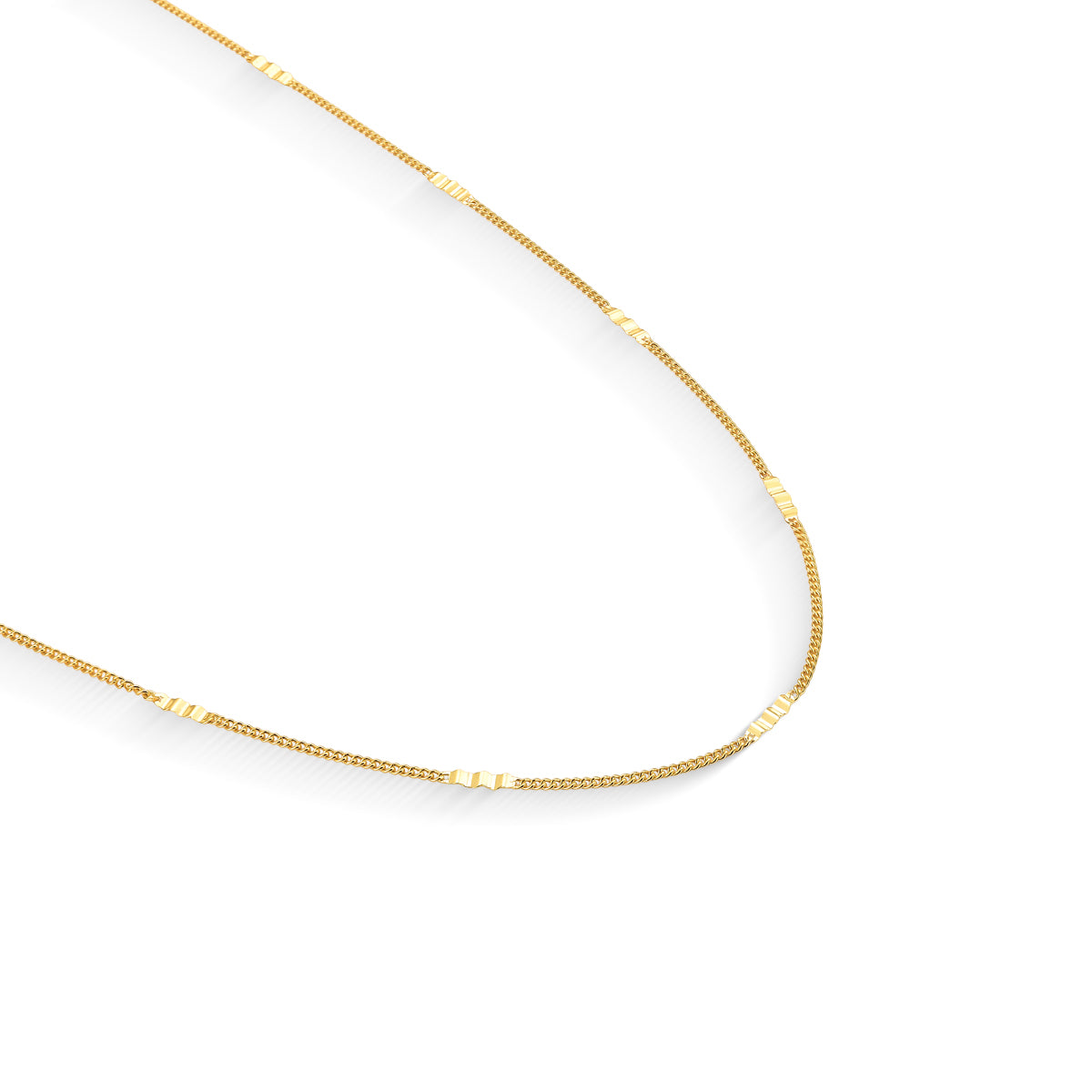 Colar Plaquinha Diamantada Longo Banhado a Ouro 18k