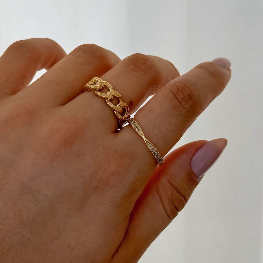 Anel Aparador com Micro Zircônia Cravejada Banhado a Ouro 18K