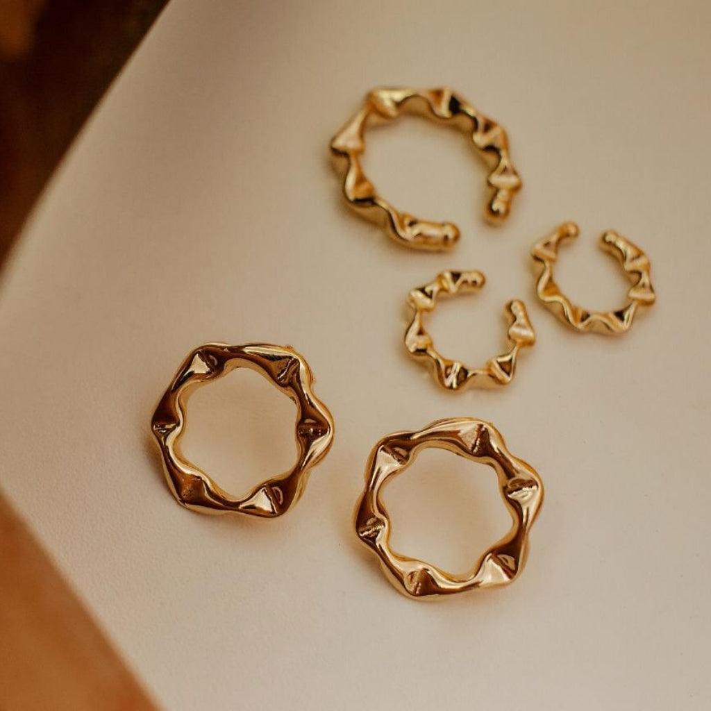 Brinco Torcido Juliette Banhado a Ouro 18K - Mafê Acessórios